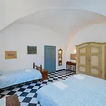 Casa Saracena Fronte Mare Ferienhaus *