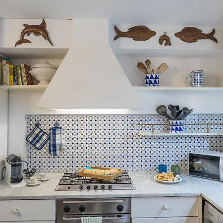 度假居 Casa Saracena Fronte Mare 瓦里格提