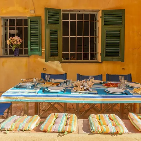 Casa Saracena Fronte Mare * 瓦里格提