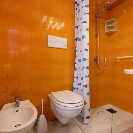 Casa Saracena Fronte Mare Дом отдыха Вариготти